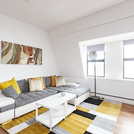 Manhattan Heights Apartment Maidstone Exterior photo